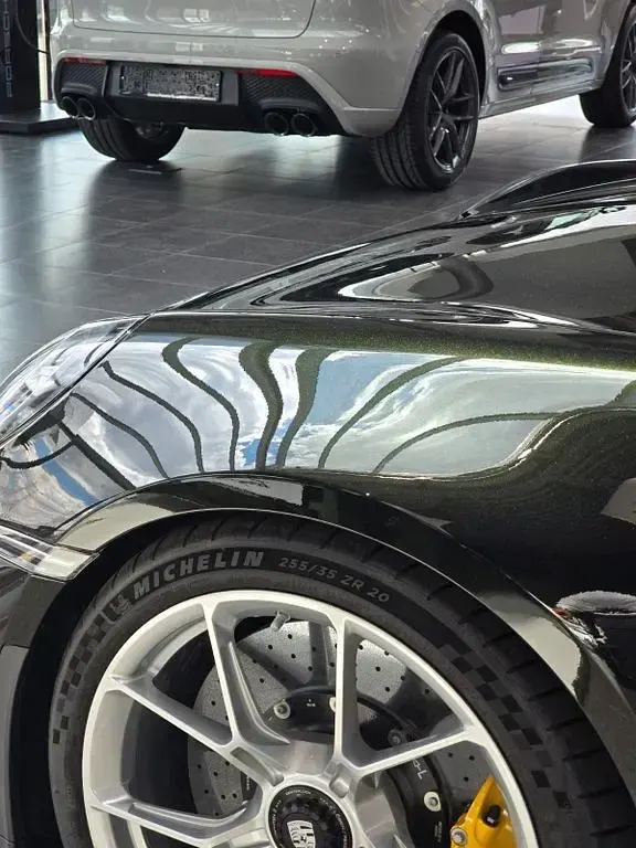 Gebraucht Porsche 992 510 PS (375 kW) 2024 Grün