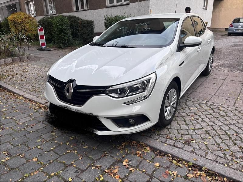 Weiß Gebraucht 2018 Renault Mégane IV Limousine | 6.700 € - Bild 1/4