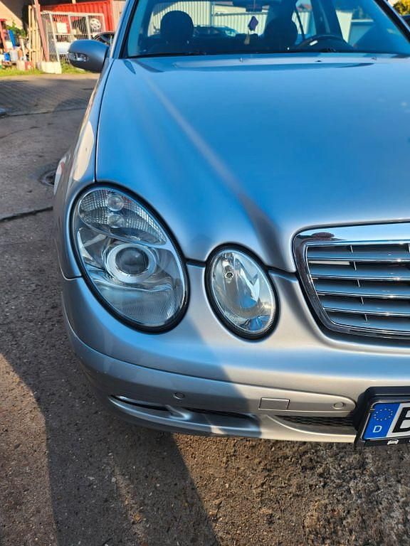 Gebraucht Mercedes E200 Classic 163 PS (119 kW) 2005 Silber Limousine