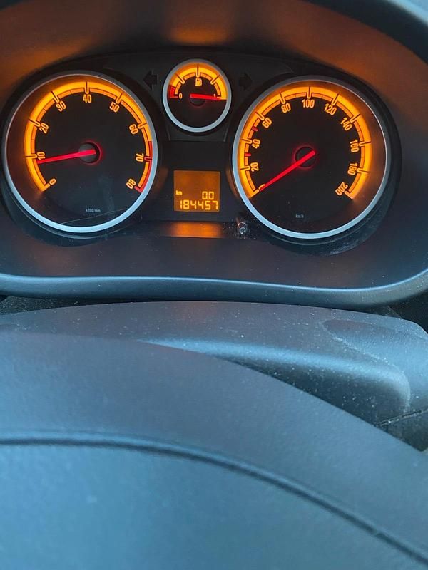 Gebraucht Opel Corsa 80 PS (58 kW) 2007 Schwarz Kleinwagen