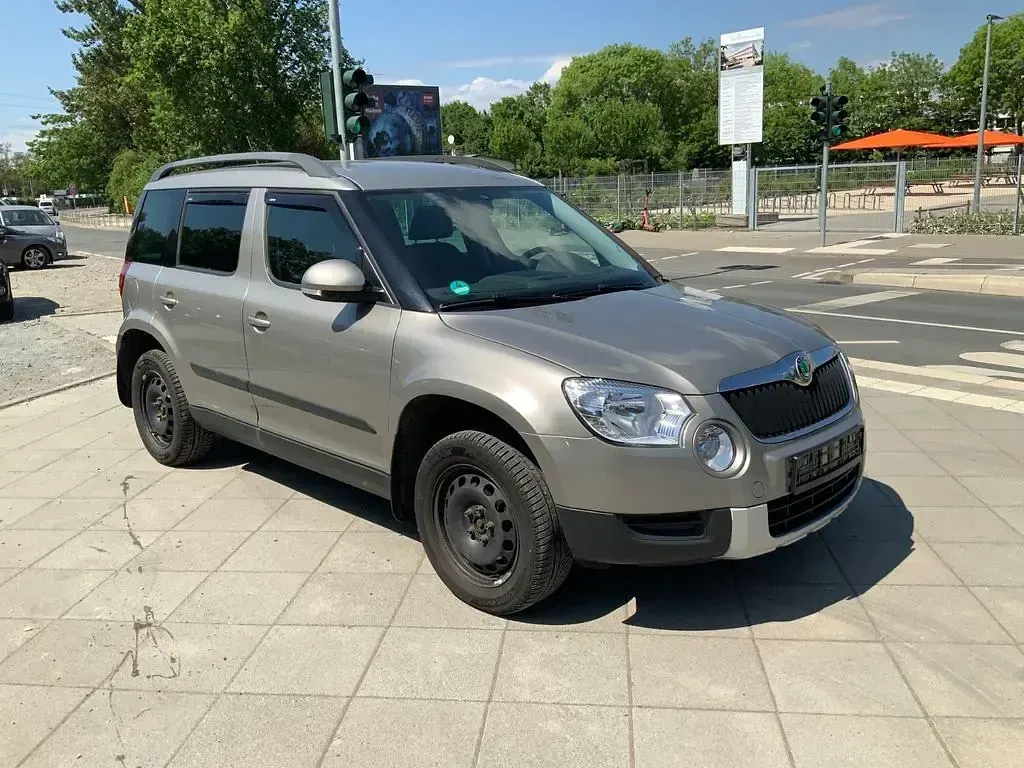 Gebraucht Skoda Yeti 140 PS (102 kW) 2011 Grau SUV