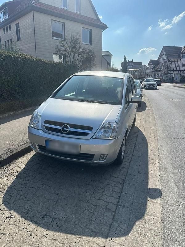 Gebraucht Opel Meriva 100 PS (73 kW) 2004 Silber Van / Kleinbus