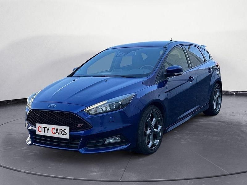 Blau Gebraucht 2015 Ford Focus ST Limousine | 14.990 € (Fairer Preis) - Bild 1/4