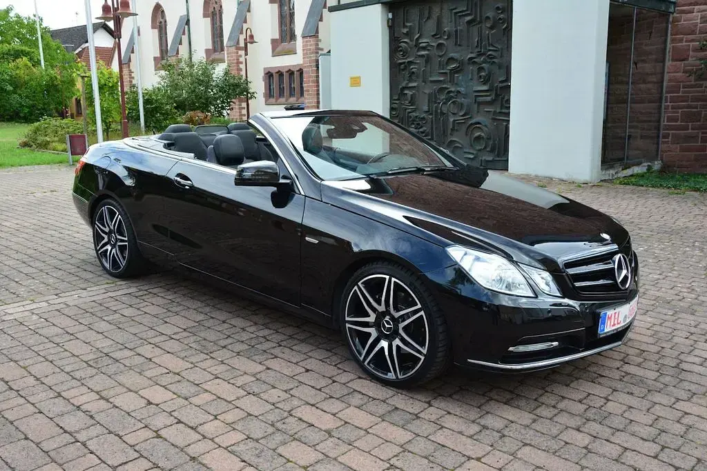 Gebraucht Mercedes E350 AMG 265 PS (194 kW) 2012 Schwarz Cabrio