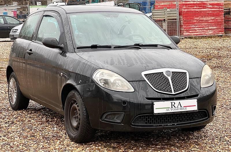 Gebraucht Lancia Ypsilon 60 PS (44 kW) 2009 Schwarz Kleinwagen