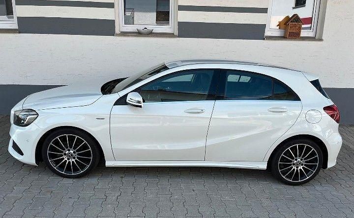 Weiß Gebraucht 2018 Mercedes A200 Edition Limousine | 18.000 € (Fairer Preis) - Bild 1/4