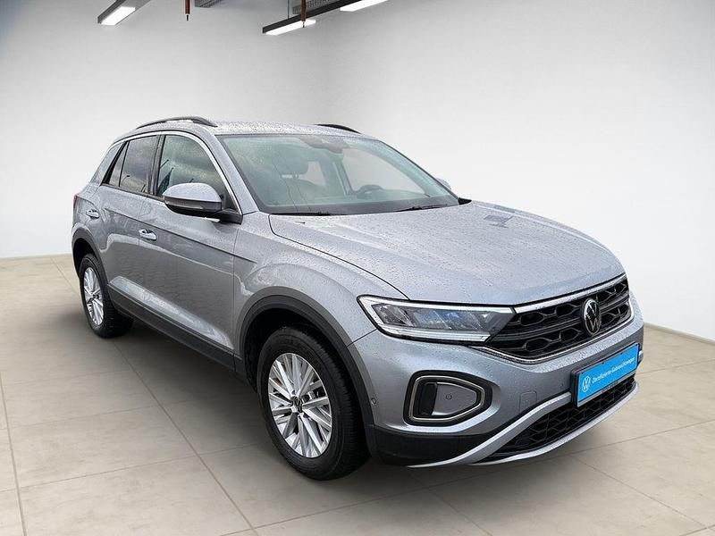 Gebraucht VW T-Roc Life 110 PS (80 kW) 2022 Pyrit silber metallic (metallic) SUV