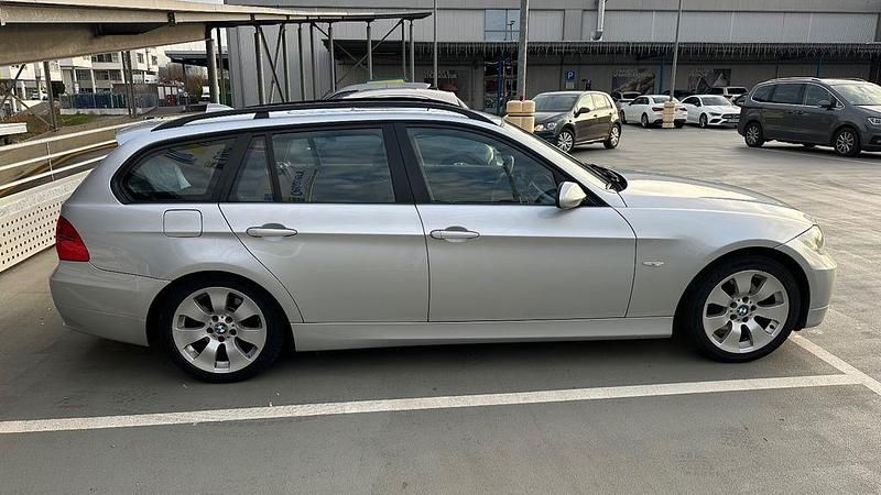 Gebraucht BMW 320 177 PS (130 kW) 2007 Silber Kombi