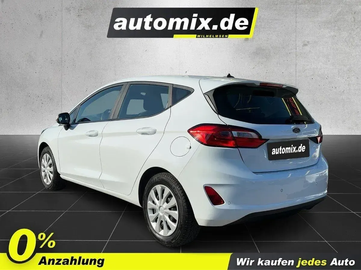 Gebraucht Ford Fiesta Cool & Connect 75 PS (55 kW) 2022 Frost weiss Kleinwagen