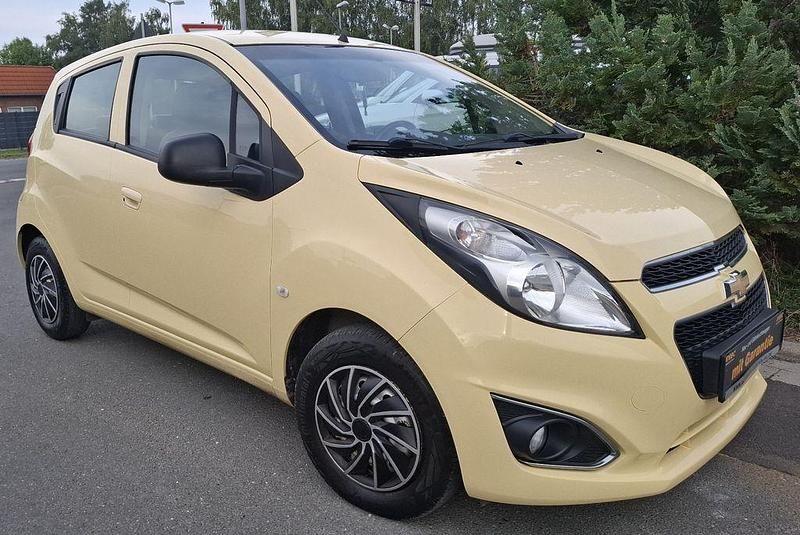 Gelb Gebraucht 2013 Chevrolet Spark LT Kleinwagen | 3.950 € (Etwas zu teuer) - Bild 1/4