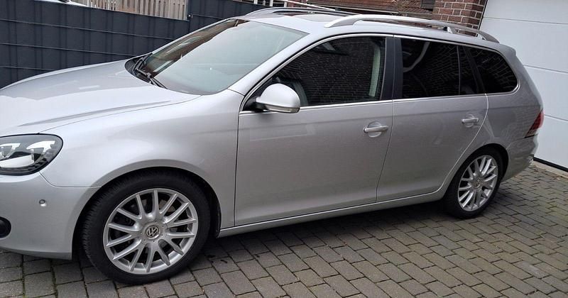 Gebraucht VW Golf VII Highline 140 PS (102 kW) 2013 Silber Kombi