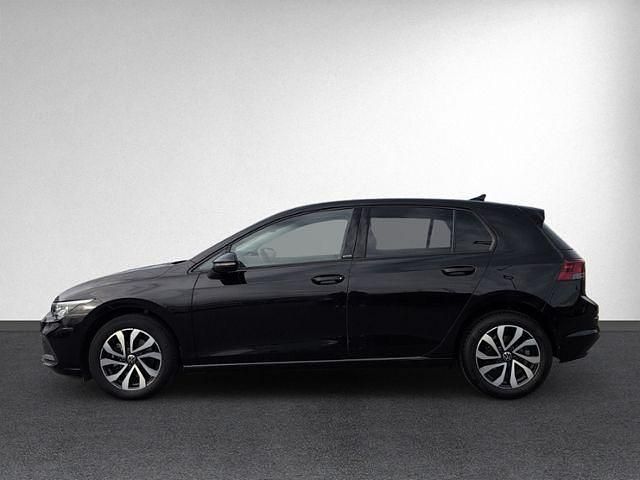 Używany VW Golf VIII Active 116 KM (85 kW) 2022 Czarny Sedan/Limuzyna
