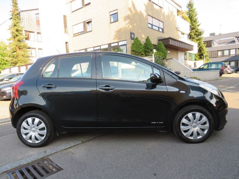 Gebraucht Toyota Yaris Travel 87 PS (63 kW) 2008 Schwarz Limousine