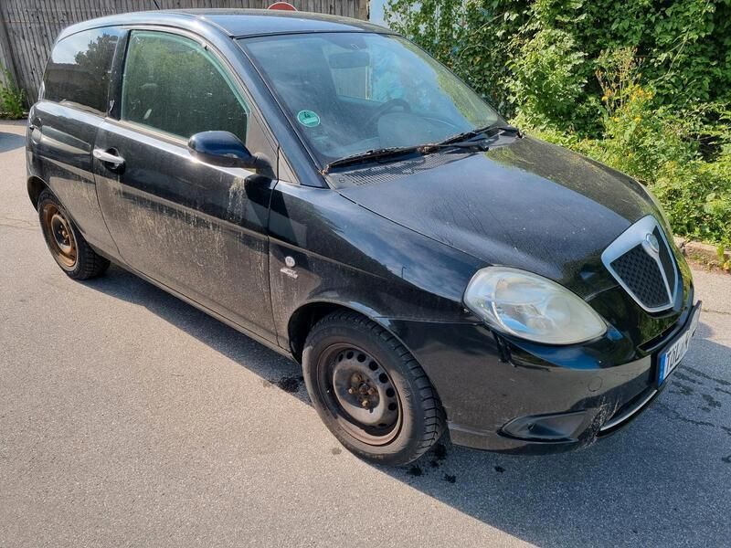 Schwarz Gebraucht 2010 Lancia Ypsilon Kleinwagen | 650 € (Superpreis) - Bild 1/4