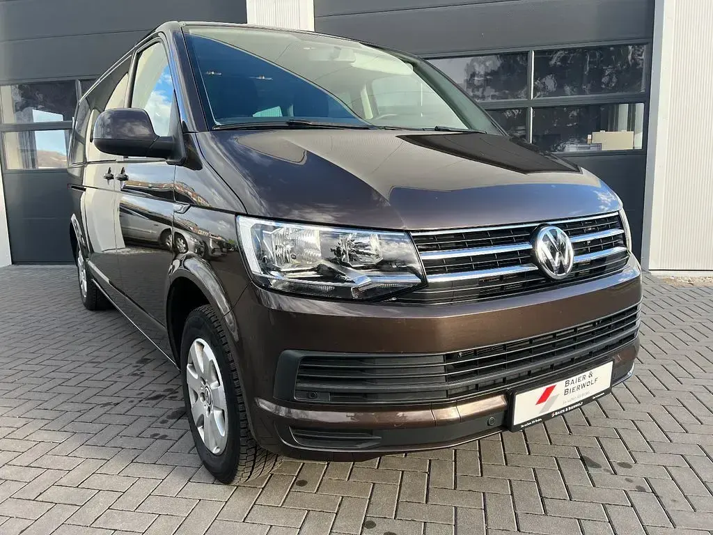 Gebraucht VW Caravelle Comfortline 150 PS (110 kW) 2017 Braun Van