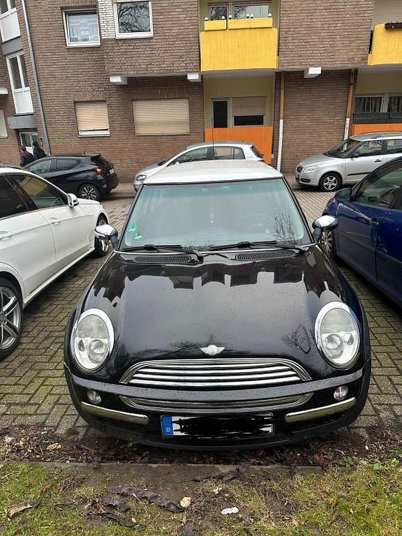 Begagnad Mini ONE 90 HK (66 kW) 2003 Svart Halvkombi