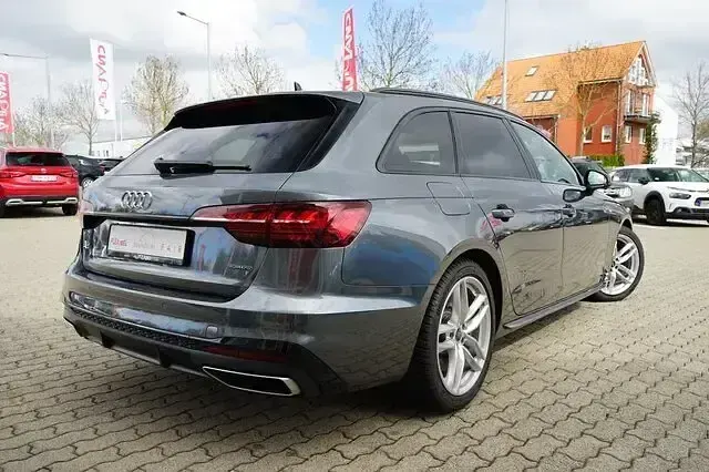 Gebraucht Audi A4 Sport 265 PS (194 kW) 2023 Grau Kombi