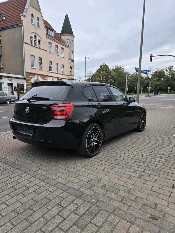 Gebraucht BMW 118 143 PS (105 kW) 2014 Schwarz Kleinwagen