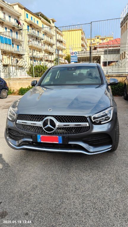 Grau Gebraucht 2020 Mercedes GLC300 Coupé | 43.000 € (Guter Preis) - Bild 1/4