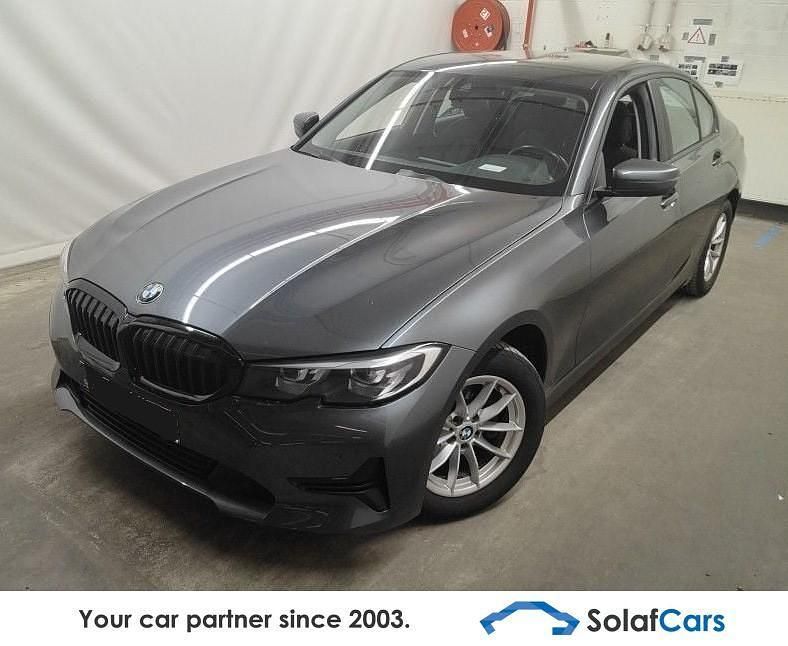 Grau Gebraucht 2021 BMW 316 Limousine | 21.296 € (Fairer Preis) - Bild 1/4