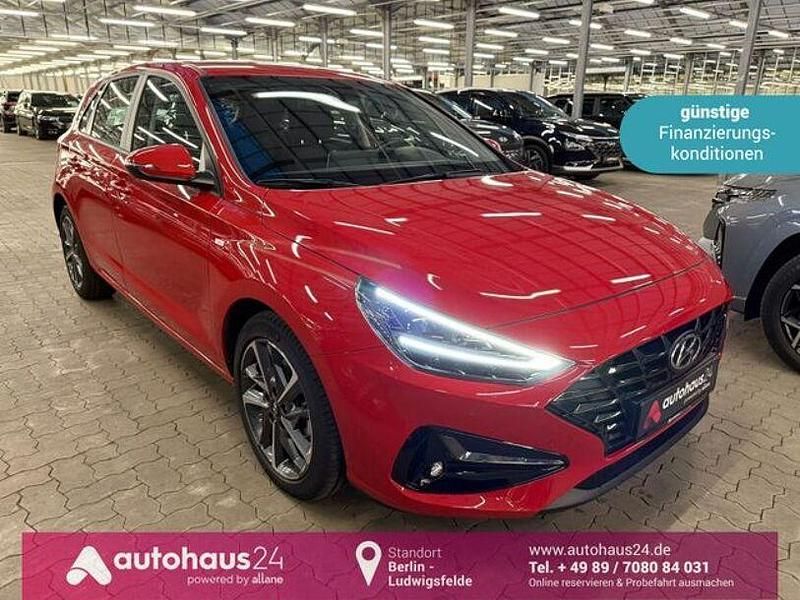 Rot Gebraucht 2024 Hyundai i30 Trend Limousine | 20.990 € (Guter Preis) - Bild 1/4