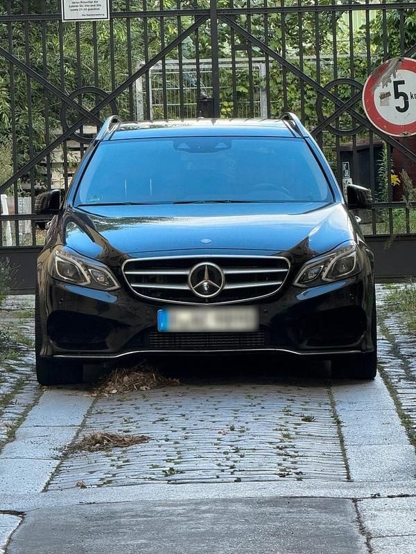 Schwarz Gebraucht 2014 Mercedes E350 AMG Kombi | 13.999 € (Guter Preis) - Bild 1/4