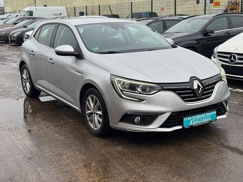Gebraucht Renault Mégane IV Intens 132 PS (97 kW) 2016 Silber Kleinwagen