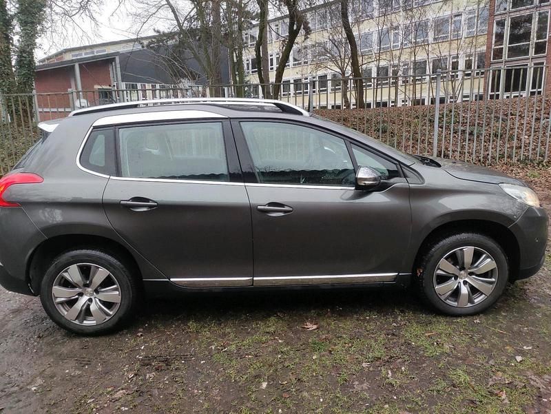 Gebraucht Peugeot 2008 Allure 110 PS (80 kW) 2016 Grau SUV