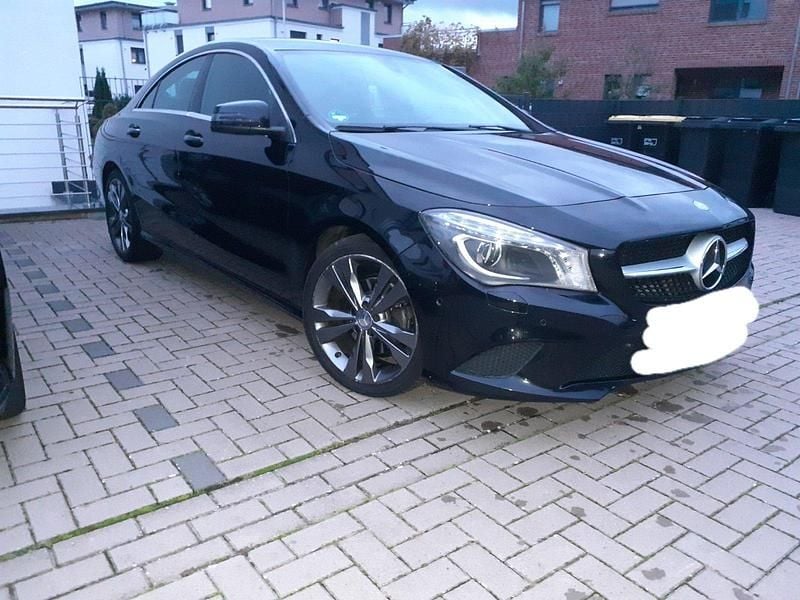 Gebraucht Mercedes CLA180 122 PS (89 kW) 2016 Schwarz Limousine