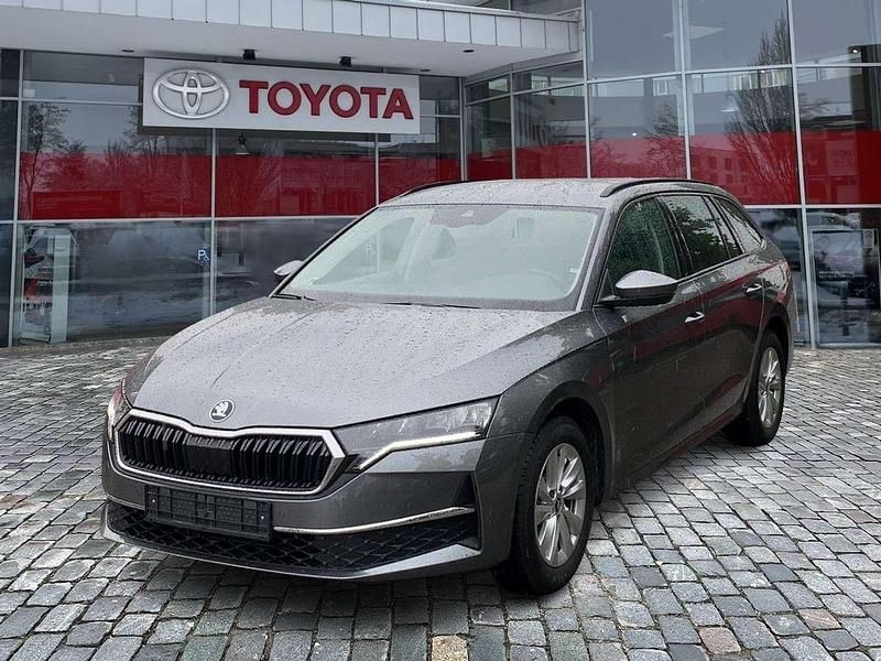 Graphitegrau metallic Gebraucht 2025 Skoda Octavia Selection Kombi | 28.990 € (Superpreis) - Bild 1/4