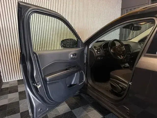Gebraucht Jeep Compass Limited 150 PS (110 kW) 2021 Braun SUV