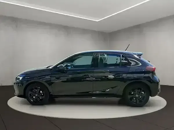 Używany Opel Corsa 101 KM (74 kW) 2025 Czarny Hatchback