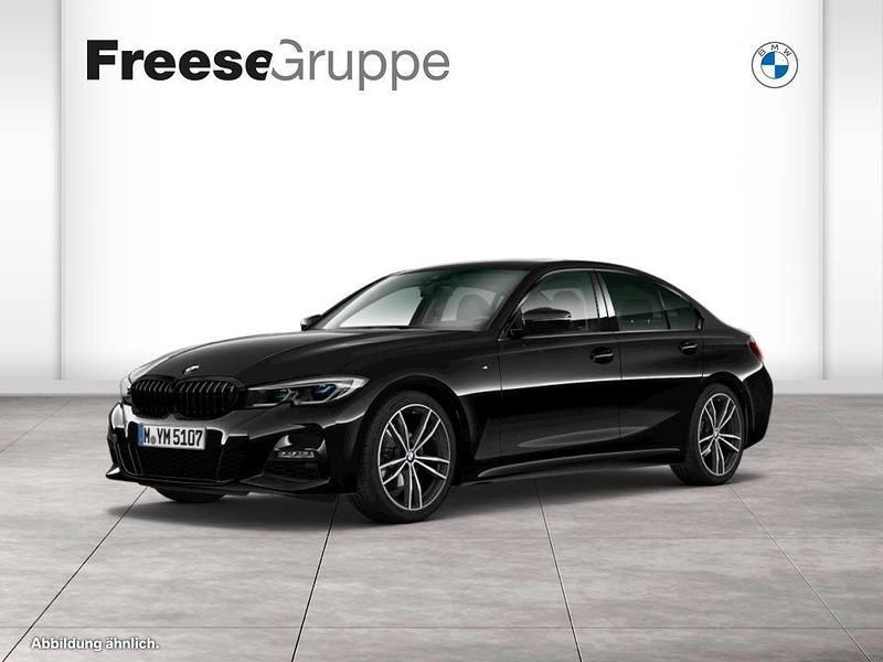 Schwarz Gebraucht 2022 BMW 320e Shadowline Limousine | 31.490 € (Fairer Preis) - Bild 1/4