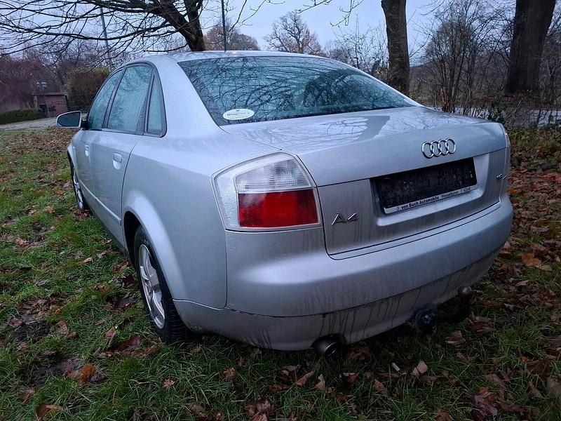 Gebraucht Audi A4 101 PS (74 kW) 2002 Silber Limousine