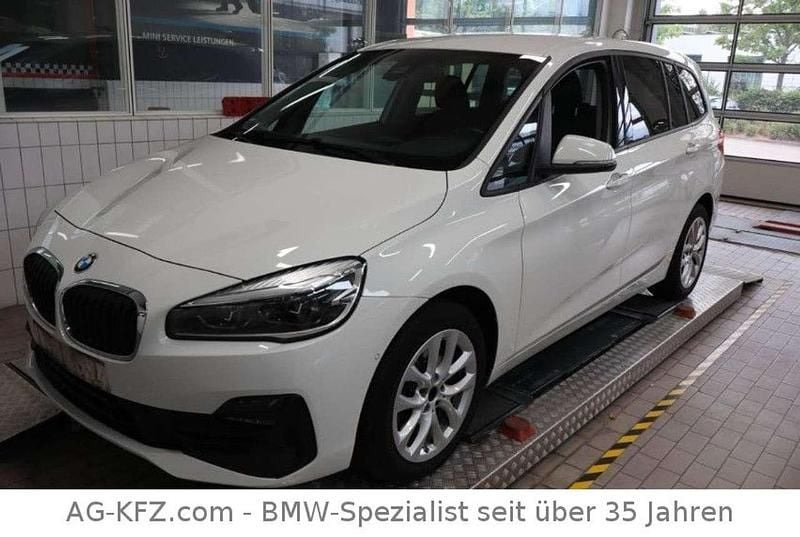 Alpinweiss iii Gebraucht 2022 BMW 218 Van / Kleinbus | 13.950 € - Bild 1/4
