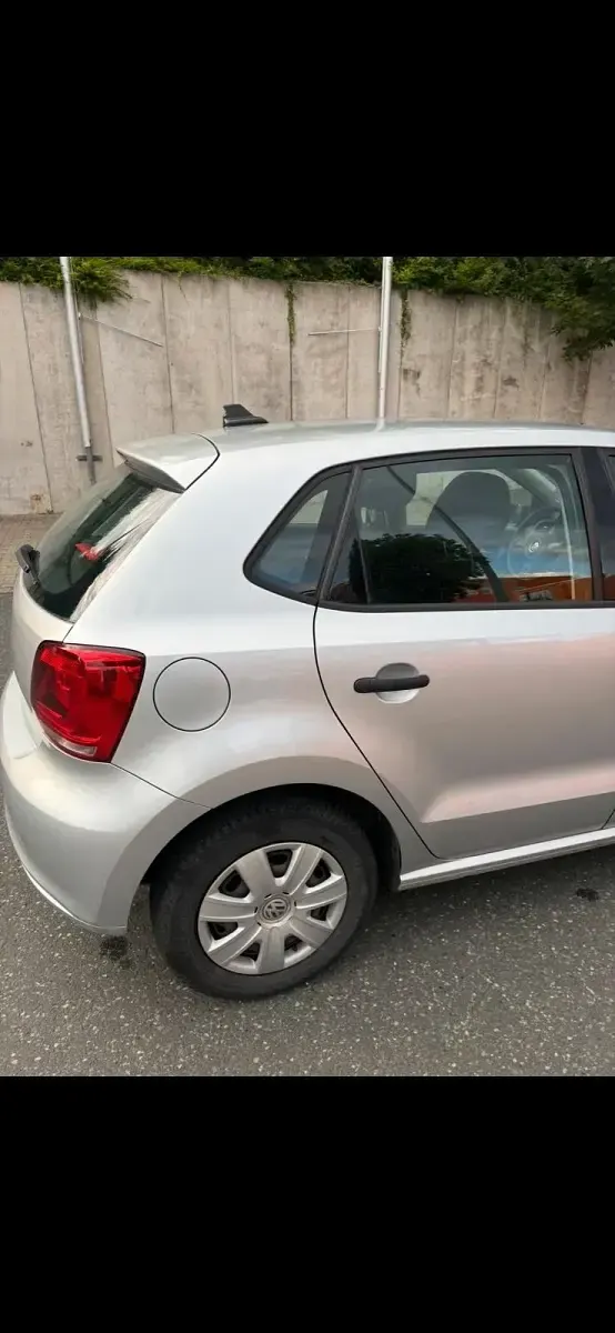 Gebraucht VW Polo 60 PS (44 kW) 2012 Grau Kleinwagen