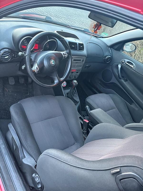 Gebraucht Alfa Romeo 147 120 PS (88 kW) 2003 Rot Kleinwagen