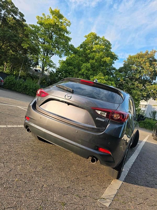 Gebraucht Mazda 3 Signature 88 PS (64 kW) 2018 Silber Limousine