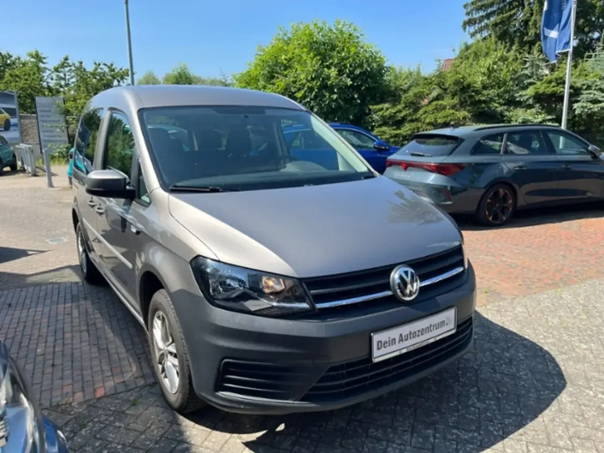 Gebraucht VW Caddy Trendline 102 PS (75 kW) 2019 Mojave beige metallic (metallic) Van / Kleinbus