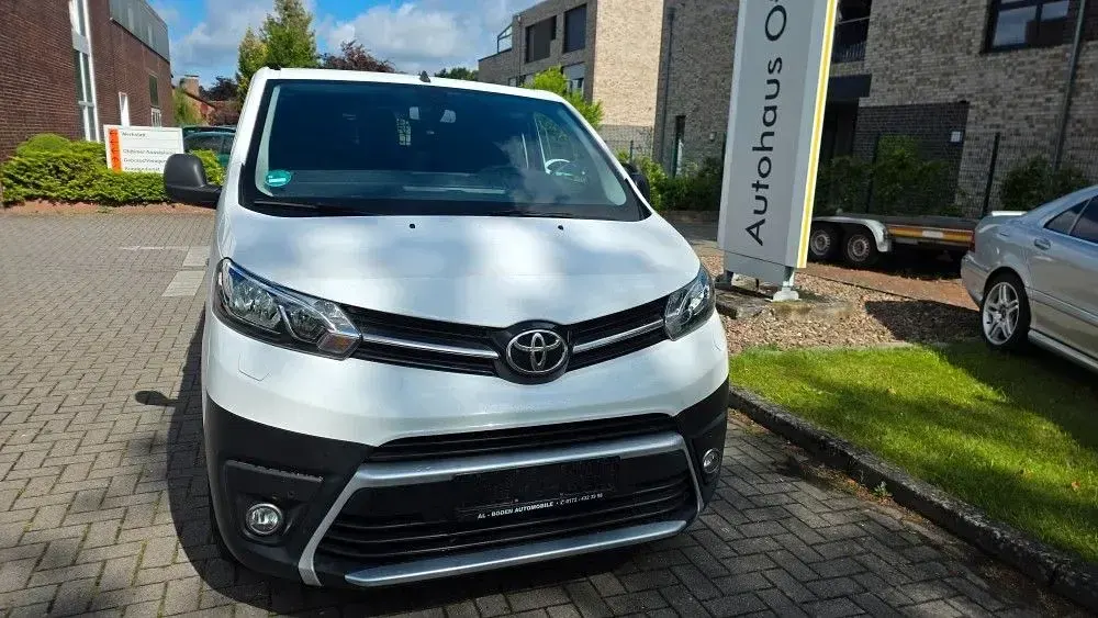 Gebraucht Toyota Proace 122 PS (89 kW) 2021 Blau Van / Kleinbus