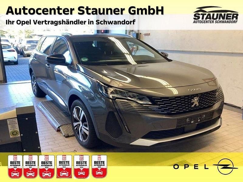 Platinium grau metallic (metallic) Gebraucht 2024 Peugeot 5008 Allure SUV | 23.780 € (Superpreis) - Bild 1/4