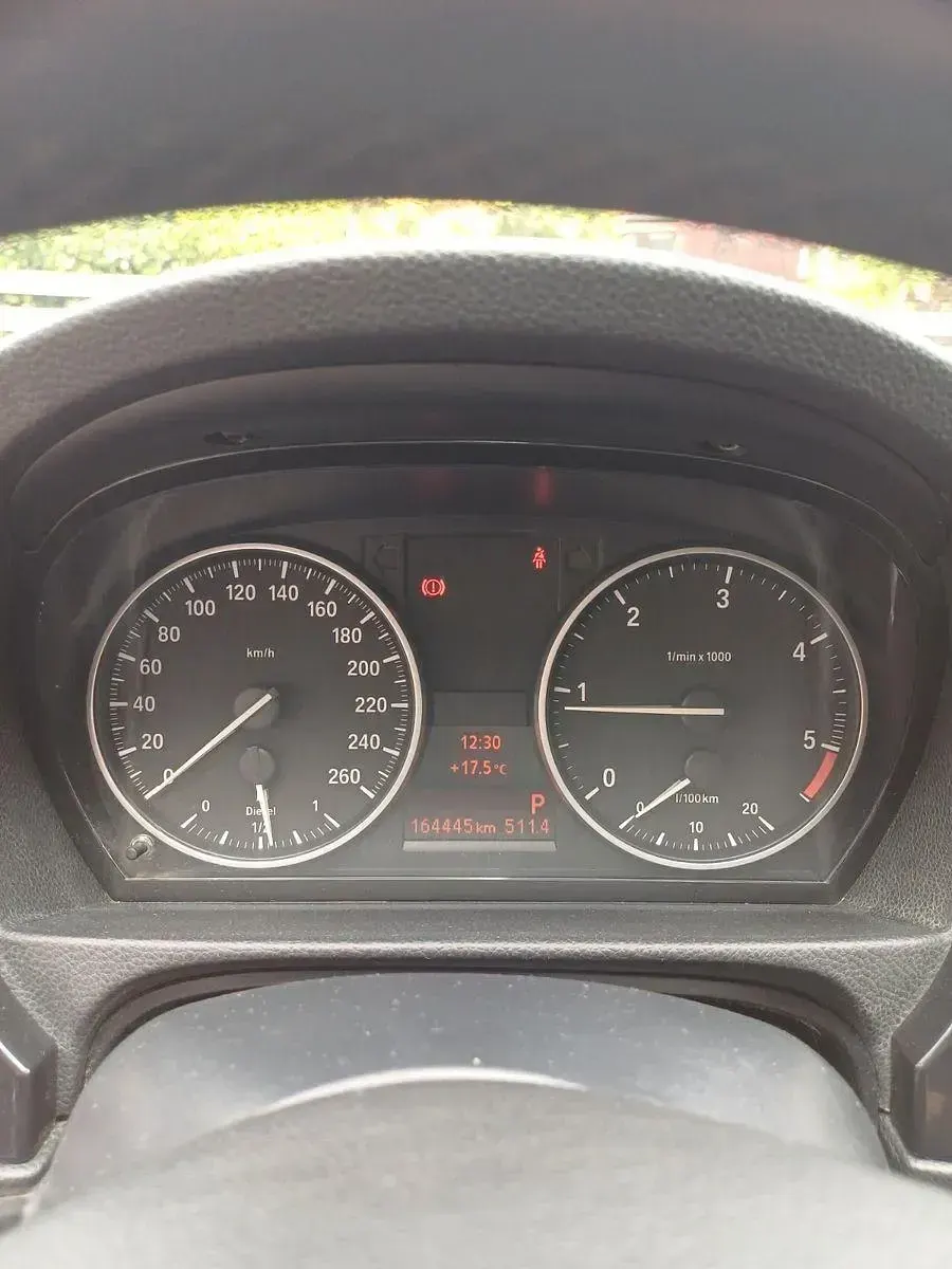 Gebraucht BMW 320 184 PS (135 kW) 2012 Schwarz Kombi