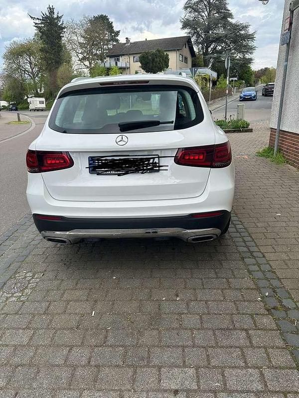 Gebraucht Mercedes GLC220 194 PS (142 kW) 2021 Weiß SUV