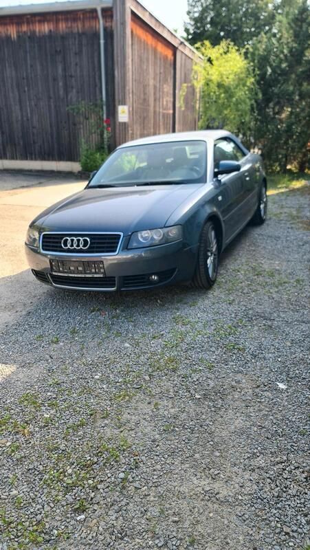 Grau Gebraucht 2002 Audi A4 Cabriolet Cabrio | 7.490 € (Fairer Preis) - Bild 1/4
