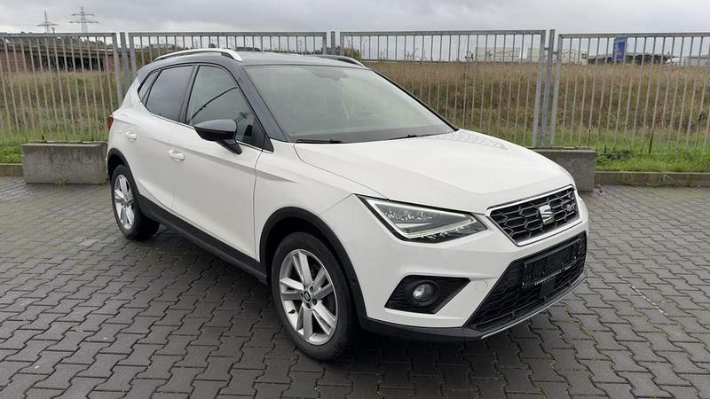 Weiß Gebraucht 2019 Seat Arona FR SUV | 11.900 € (Guter Preis) - Bild 1/4