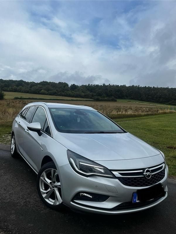 Silber Gebraucht 2016 Opel Astra Kombi | 5.900 € (Etwas zu teuer) - Bild 1/4