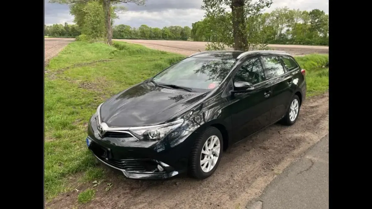 Gebraucht Toyota Auris Comfort 116 PS (85 kW) 2018 Schwarz Kombi