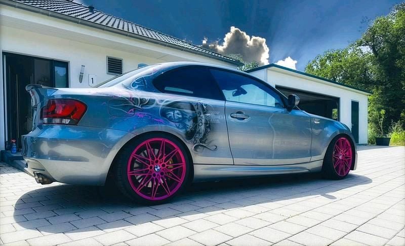 Silber Gebraucht 2011 BMW 125 Coupé Performance Coupé | 18.500 € - Bild 1/4