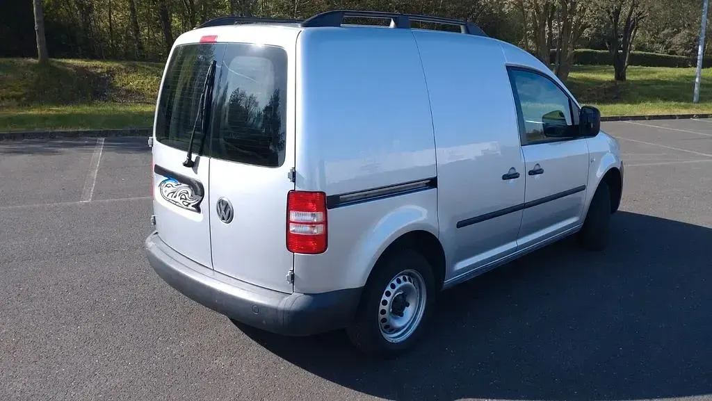 Usata VW Caddy 75 CV (55 kW) 2010 Argento Monovolume