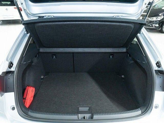 Gebraucht VW Taigo Move 110 PS (80 kW) 2024 Reflexsilber metallic SUV